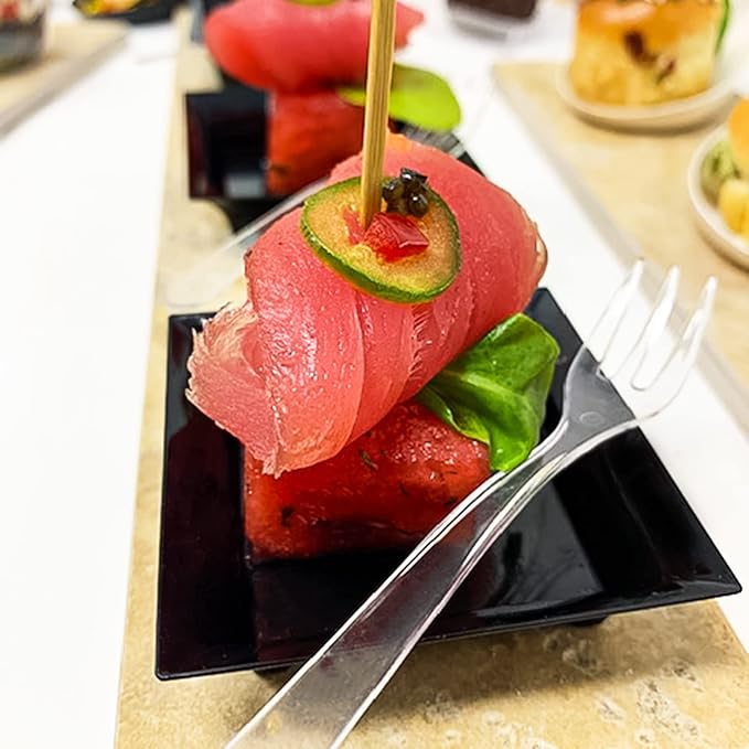 720 Pack Tiny Square Black Plastic Tray Mini Appetizer Plates for Party Mini Serving Tray Small Appetizer Serving Sauce Dish Black Disposable Dessert Plates for Weddings and Events CMJJ