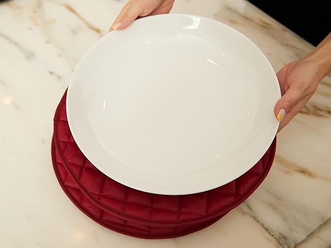 Covermates Keepsakes - Quilted Divider Set - Set of 4 - Scratch & Breakage Protection - Stain Resistant - Machine Washable - China Storage, Red