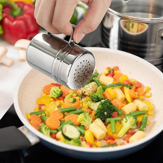 Accmor 2pcs Stainless Steel Dredge, Salt Pepper Dredge Shakers with Handle, Seasonings Spice Shakers with Lid, 6 Ounce