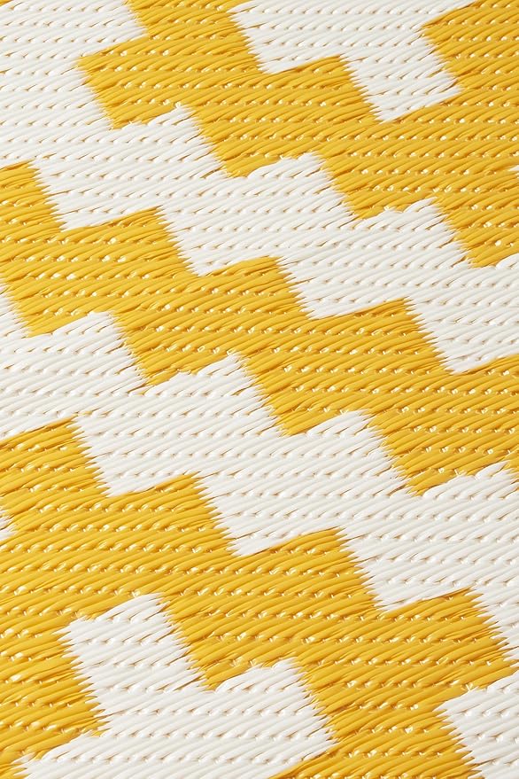 FH Home Outdoor Rug - Waterproof, Fade Resistant, Reversible - Premium Recycled Plastic - Geometric - Patio, Porch, Deck, Balcony - Aztec - Yellow & White Crease Free - 4 x 6 ft
