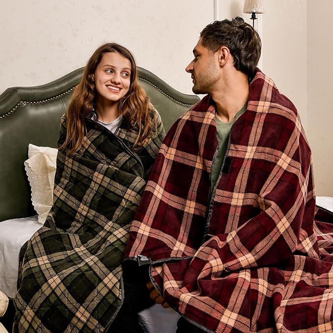 DUKUSEEK Hooded Outdoor Blanket, Waterproof Camping Blanket, Quilted, Thick Fleece, Warm, Windproof, Sand Proof, Portable and Wear-Resistant, Perfect for Stadium, Picnic, Camping