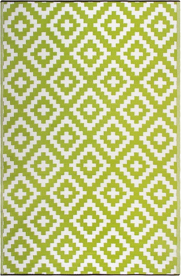 FH Home Outdoor Rug - Waterproof, Fade Resistant, Reversible - Premium Recycled Plastic - Geometric - Patio, Deck, Porch, Balcony, Laundry Room - Aztec - Green & White Crease Free - 4 x 6 ft