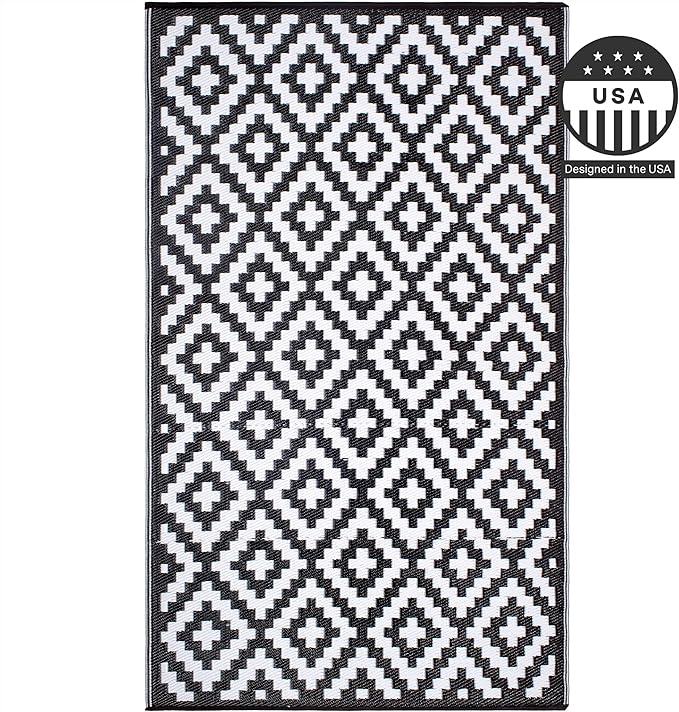 FH Home Outdoor Rug - Waterproof, Fade Resistant, Reversible - Premium Recycled Plastic - Geometric - Patio, Deck, Porch, Balcony, Laundry Room - Aztec - Black & White Crease Free - 4 x 6 ft