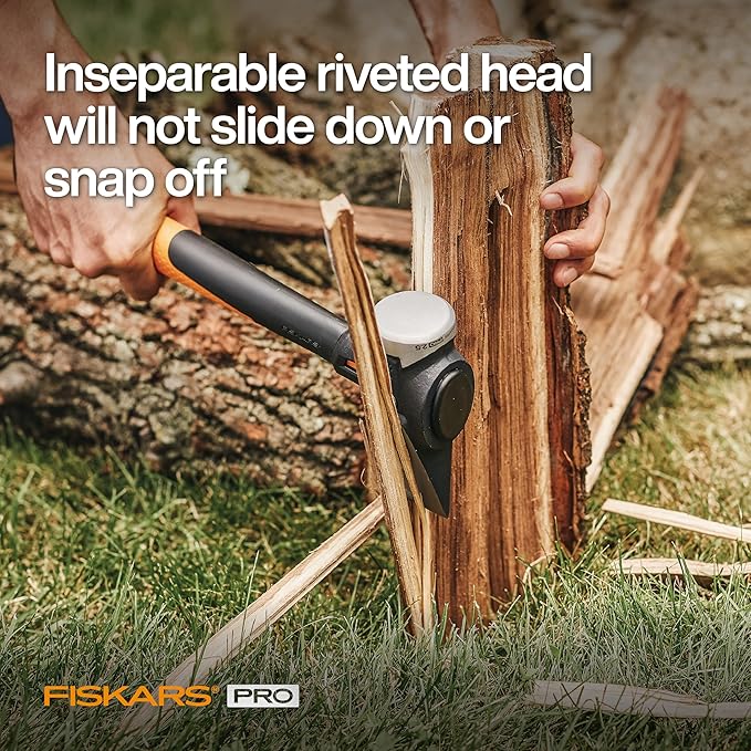 Fiskars Pro IsoCore Maul - 2.5-Pound Wood Splitter for Small Size Logs and Kindling with Shock-Absorbing Handle - Black/Orange