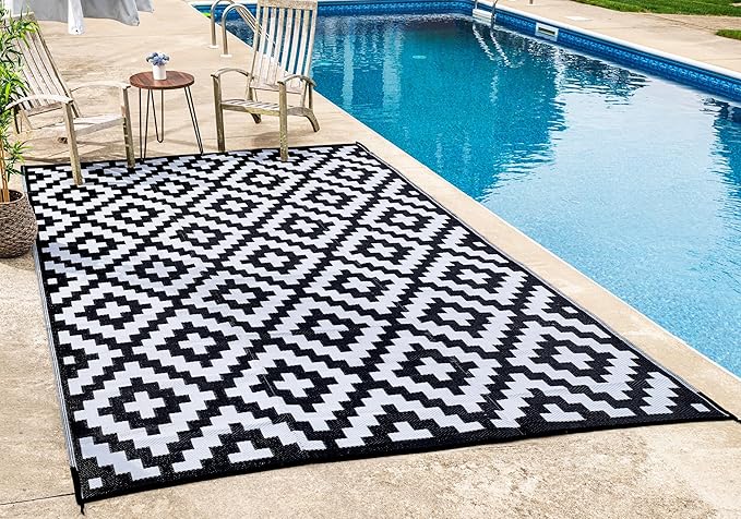 FH Home Outdoor Rug - Waterproof, Fade Resistant, Reversible - Premium Recycled Plastic - Geometric - Patio, Deck, Porch, Balcony, Laundry Room - Aztec - Black & White Crease Free - 4 x 6 ft