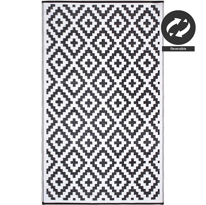 FH Home Outdoor Rug - Waterproof, Fade Resistant, Reversible - Premium Recycled Plastic - Geometric - Patio, Deck, Porch, Balcony, Laundry Room - Aztec - Black & White Crease Free - 4 x 6 ft