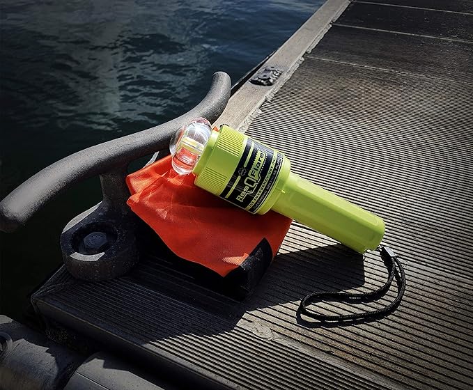 ACR ResQFlare E-Flare Safety Kit - Marine Electronic Boat Flare Meets USCG Daytime and Nighttime Coast Guard Boating Requirements, Emergency Flare for Boating, Marine Safety, Boat Survival