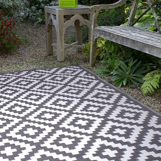 FH Home Outdoor Rug - Waterproof, Fade Resistant, Reversible - Premium Recycled Plastic - Geometric - Porch, Deck, Balcony, Mudroom, Laundry Room, Patio - Aztec - Gray & White Crease Free - 3 x 5 ft